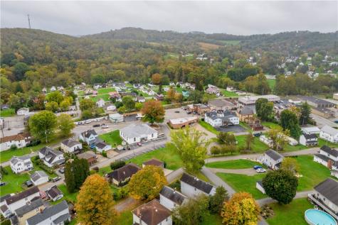 205 Mccormick Avenue Bentleyville PA 15314
