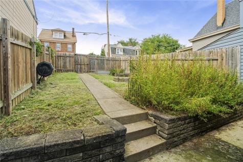 1030 Haslage Avenue Spring Hill PA 15212