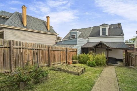 1030 Haslage Avenue Spring Hill PA 15212