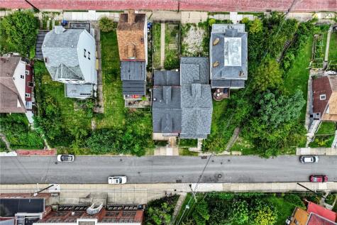 1030 Haslage Avenue Spring Hill PA 15212