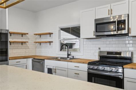 1030 Haslage Avenue Spring Hill PA 15212