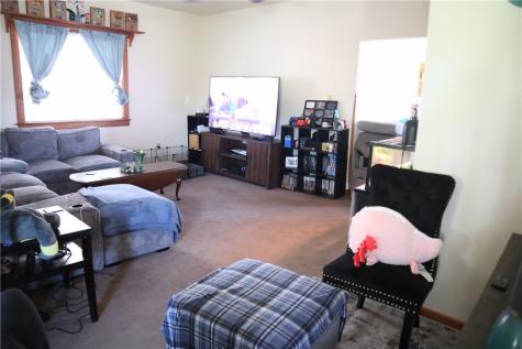 627 Wood Street California PA 15419