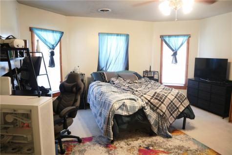 627 Wood Street California PA 15419