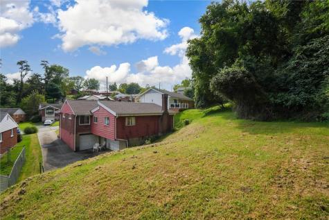 150 Queenston Drive Wilkins Township PA 15235