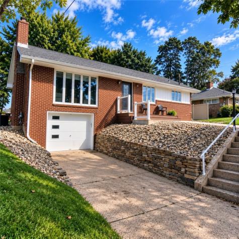 6 Greenview Drive Robinson Township PA 15136