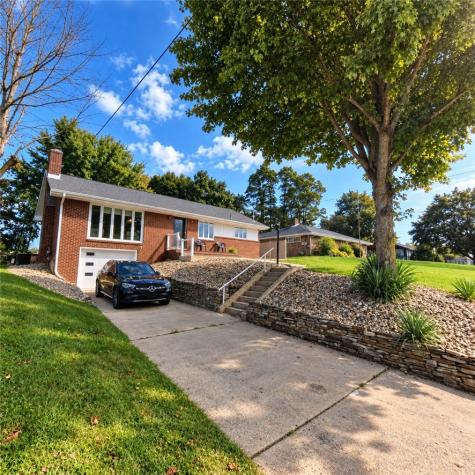 6 Greenview Drive Robinson Township PA 15136