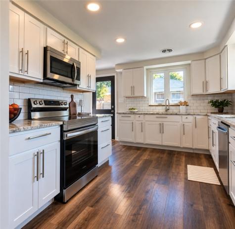 6 Greenview Drive Robinson Township PA 15136