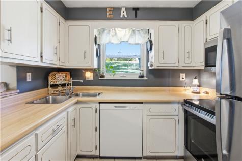 65 Lee Avenue South Strabane PA 15301