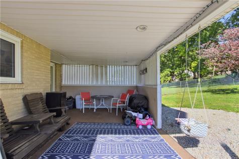 65 Lee Avenue South Strabane PA 15301