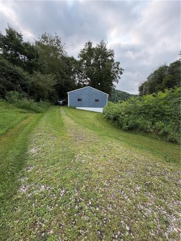 1048 Parkwood Road Shelocta PA 15701
