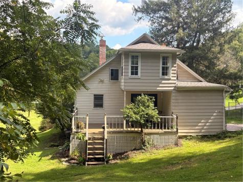 144 Calvert Lane Wayne Township PA 16101