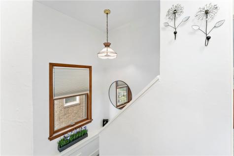 2689 Crosby Avenue Dormont PA 15216