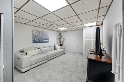 2689 Crosby Avenue Dormont PA 15216