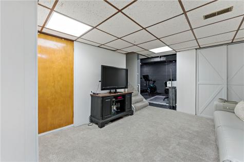 2689 Crosby Avenue Dormont PA 15216