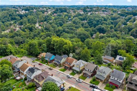2689 Crosby Avenue Dormont PA 15216