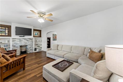 2689 Crosby Avenue Dormont PA 15216