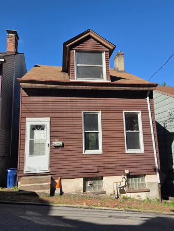 22 Woessner Avenue Spring Hill PA 15212
