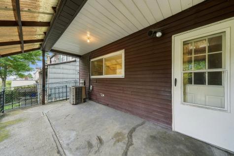 22 Woessner Avenue Spring Hill PA 15212