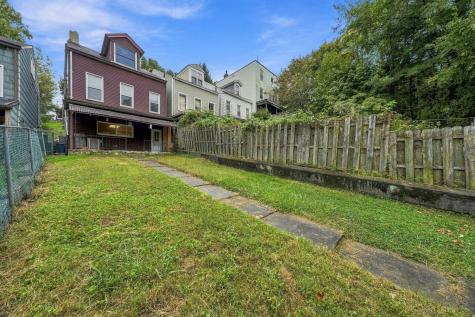 22 Woessner Avenue Spring Hill PA 15212