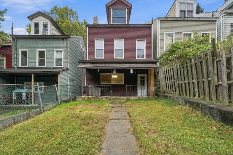 22 Woessner Avenue Spring Hill PA 15212