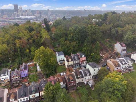 22 Woessner Avenue Spring Hill PA 15212
