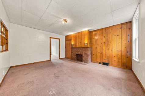 22 Woessner Avenue Spring Hill PA 15212
