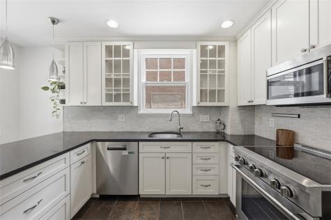 6925 Rosewood Street Point Breeze PA 15208