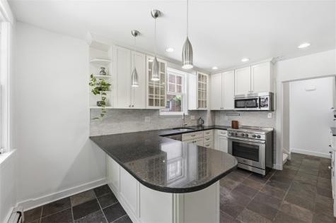 6925 Rosewood Street Point Breeze PA 15208