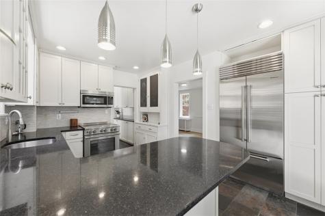 6925 Rosewood Street Point Breeze PA 15208