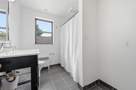 6925 Rosewood Street Point Breeze PA 15208