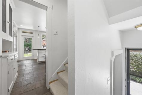6925 Rosewood Street Point Breeze PA 15208