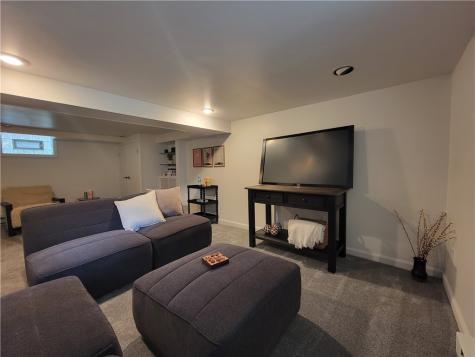6925 Rosewood Street Point Breeze PA 15208