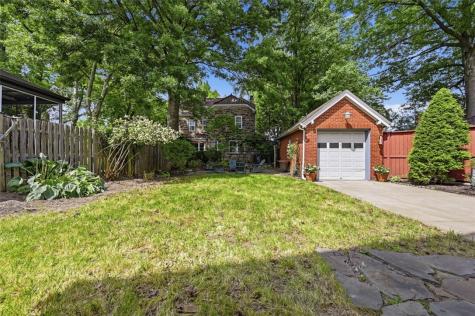 6925 Rosewood Street Point Breeze PA 15208