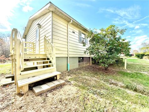 226 Cottage Avenue Masontown PA 15461