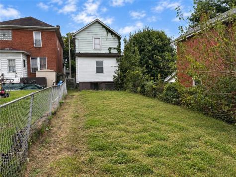 320 N 3rd Street Clairton PA 15025