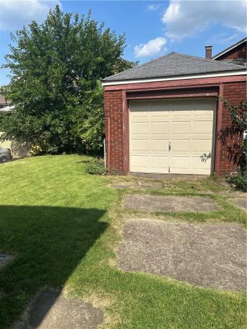 1424 Mcfarland Road Dormont PA 15216