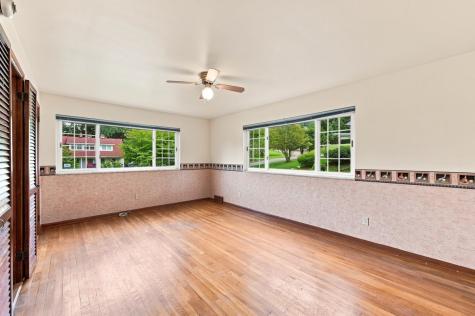 195 W Shaw Place Shaler PA 15116