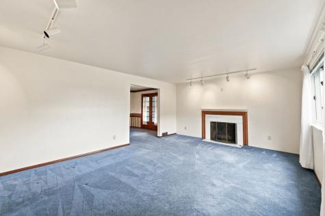 195 W Shaw Place Shaler PA 15116