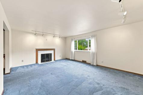195 W Shaw Place Shaler PA 15116