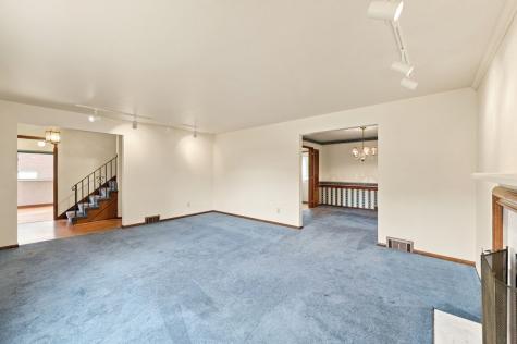 195 W Shaw Place Shaler PA 15116
