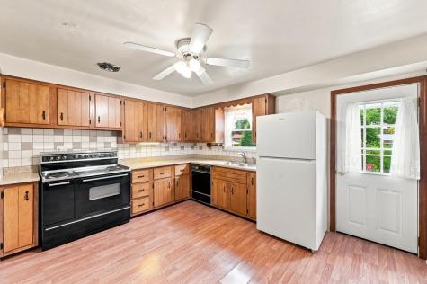 195 W Shaw Place Shaler PA 15116