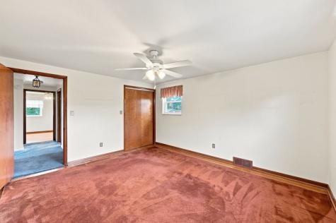 195 W Shaw Place Shaler PA 15116