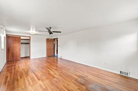 195 W Shaw Place Shaler PA 15116