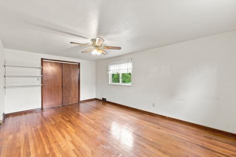 195 W Shaw Place Shaler PA 15116