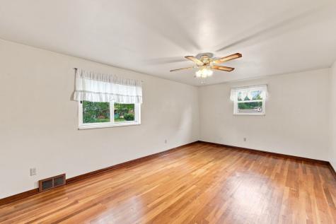 195 W Shaw Place Shaler PA 15116