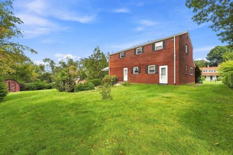 195 W Shaw Place Shaler PA 15116