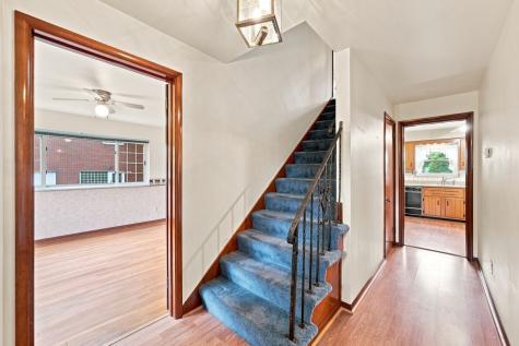 195 W Shaw Place Shaler PA 15116
