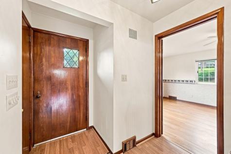 195 W Shaw Place Shaler PA 15116