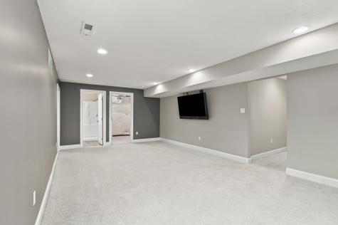 2031 Sir Patrick Drive Cecil PA 15057