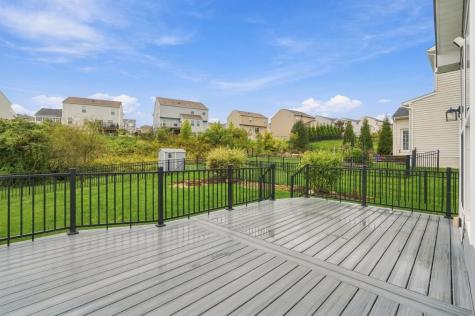 2031 Sir Patrick Drive Cecil PA 15057
